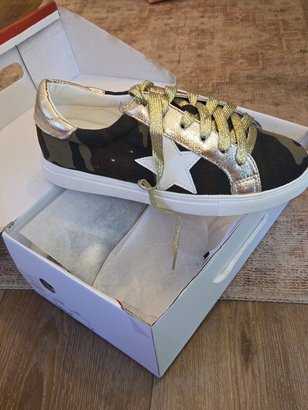 NWB Metallic Gold Camo Star Lace-Up Sneakers